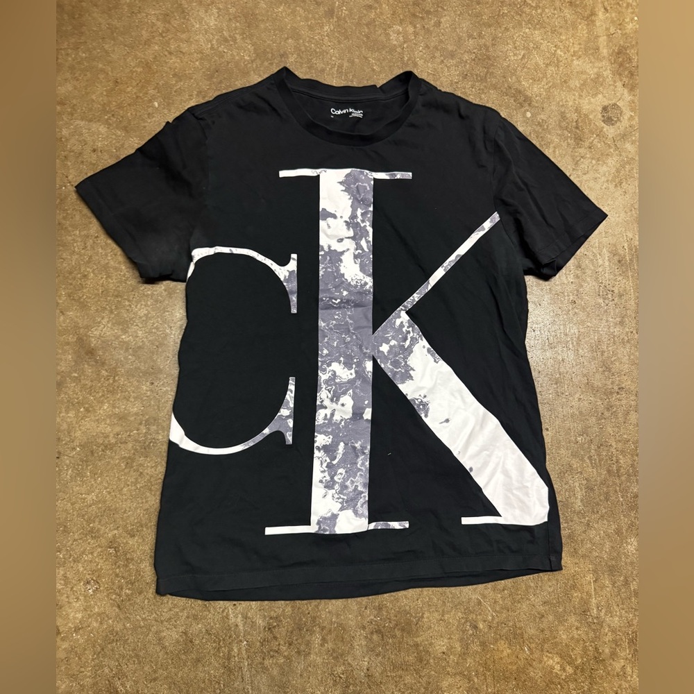 Calvin Klein shirt men’s size Medium